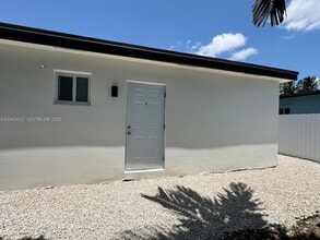 Building Photo - 11000 SW 47th Terrace