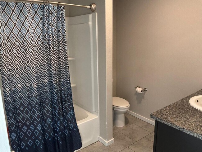 Building Photo - 1303 Terra Cotta St