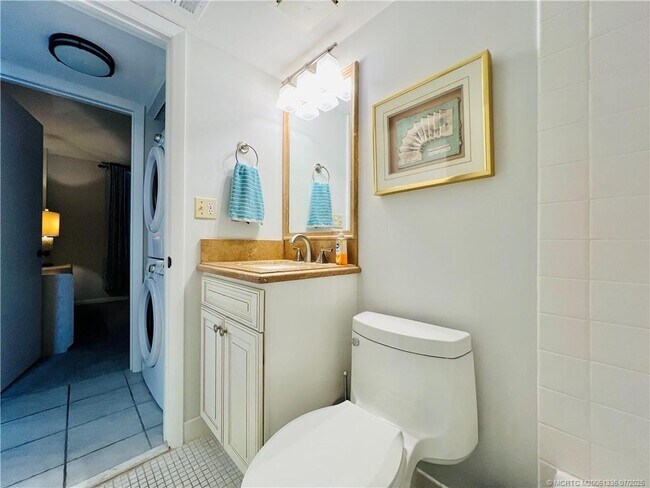 Building Photo - 10680 S Ocean Dr