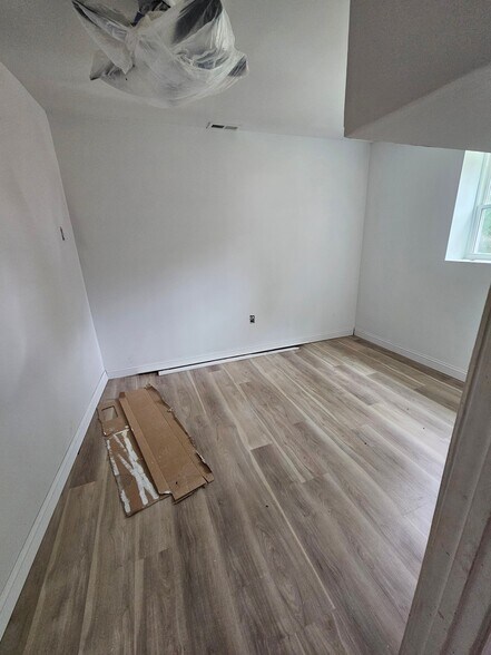 Building Photo - 1609 Spratley St