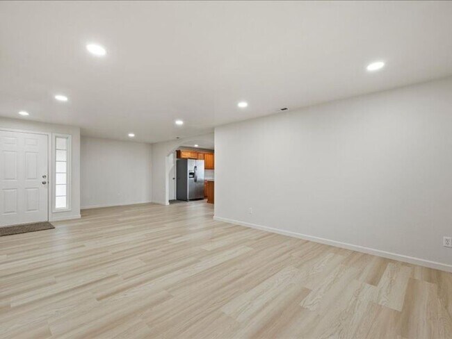 Building Photo - 7912 Quadra Dr