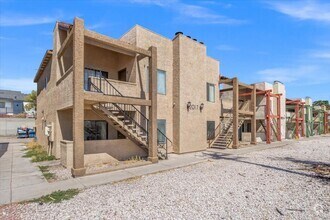 Building Photo - Winwood