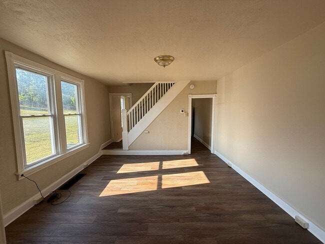 Building Photo - Duplex located on West Wilson Blvd.