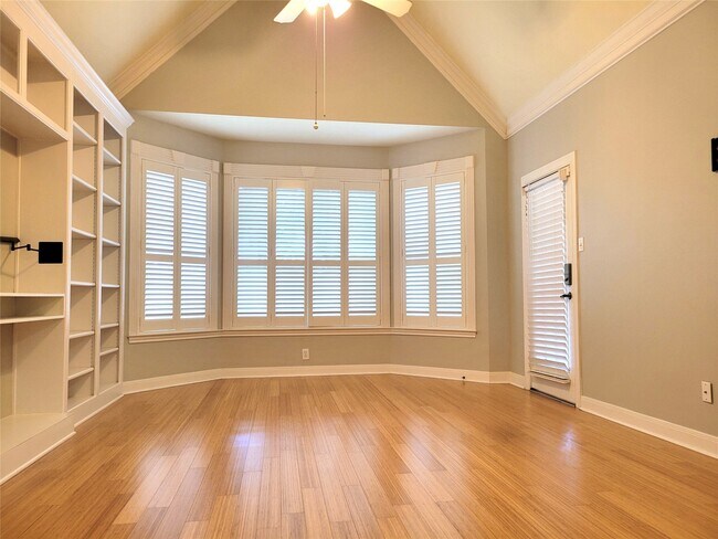 Building Photo - 2214 Old S Dr