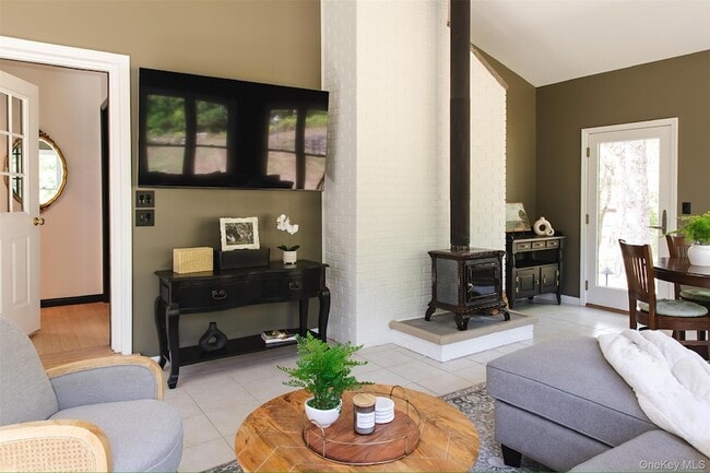 Building Photo - 81 Ryerson Rd