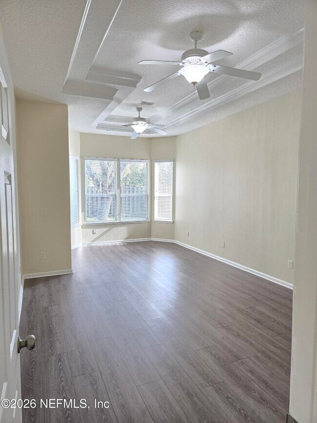 Building Photo - 1928 W Willow Branch Ln