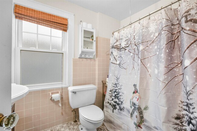 Building Photo - 1083 Hunter Ave