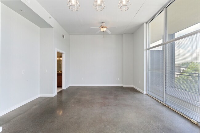 Building Photo - 3400 Malone Dr