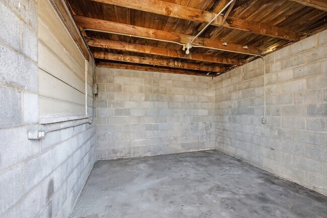 Building Photo - 1213 Patton Dr