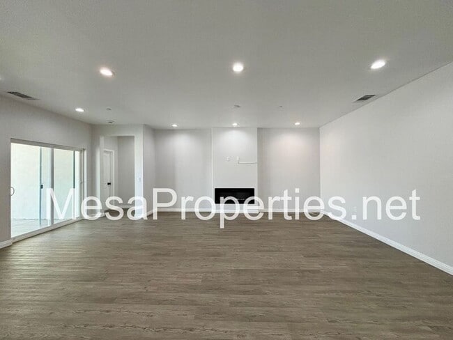 Building Photo - 13555 Sea Gull Dr