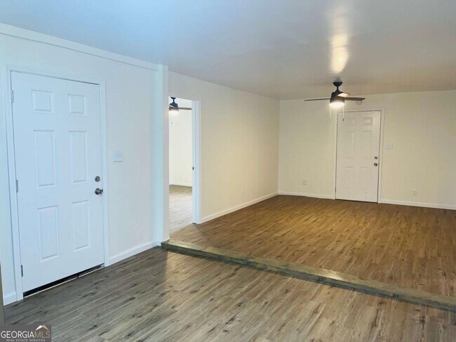 Building Photo - 1316 Forrest Ave