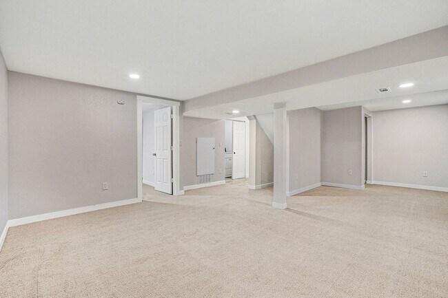 Building Photo - Renovated Duplex Available in Arvada!