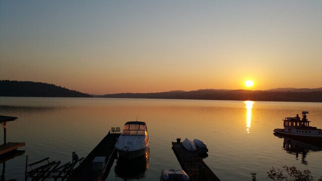 Building Photo - 10507 Rainier Ave S