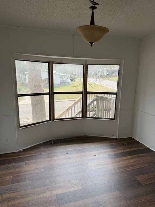 Building Photo - 1438 Tami Trail