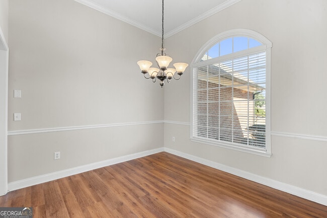 Building Photo - 1811 Old Carriage Trail