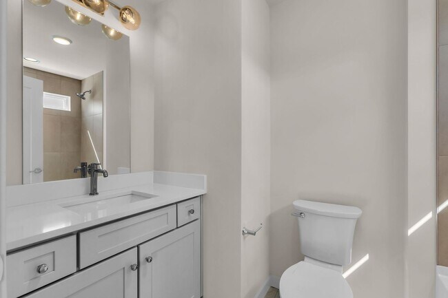 Building Photo - Amazing New Construction in North Nashville!