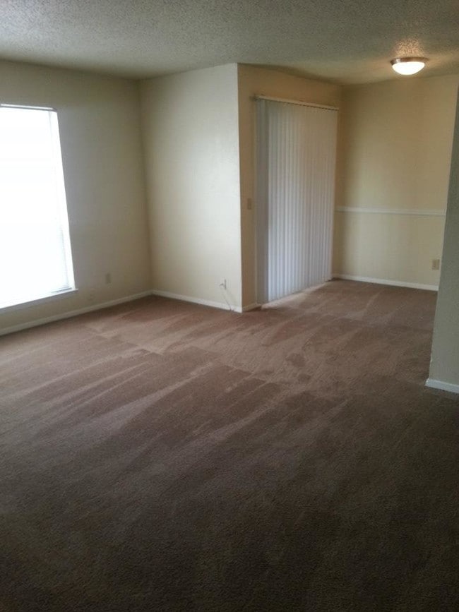 Holly Hills Denton, TX Apartment Finder