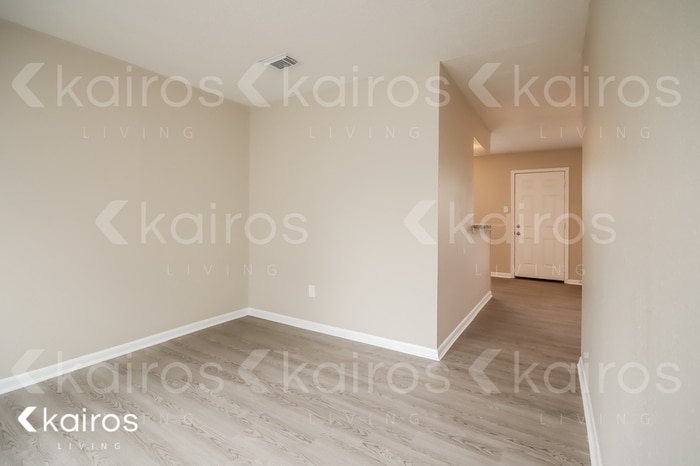 Building Photo - 304 Robbie St