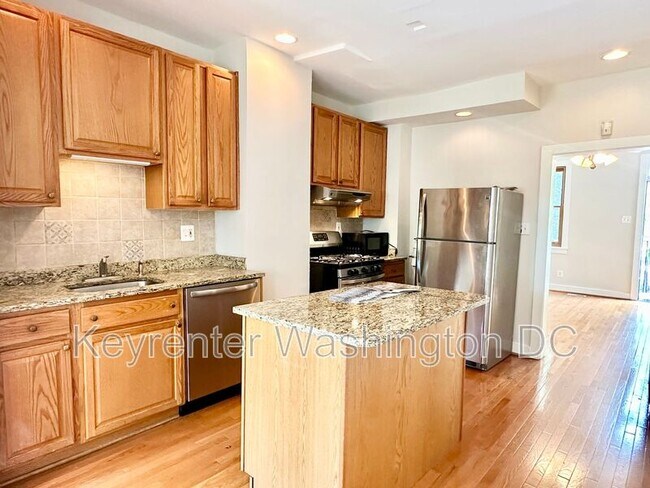 Building Photo - 1528 8th St NW