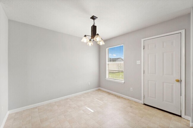 Building Photo - 2530 Fox River Ln