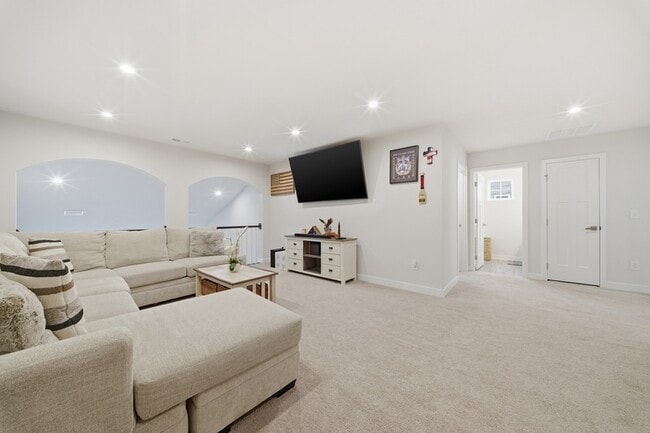 Building Photo - 1617 Catbird Ln