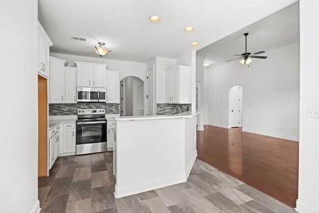 Building Photo - Completely Renovated 4bd/2ba in Olive Branch