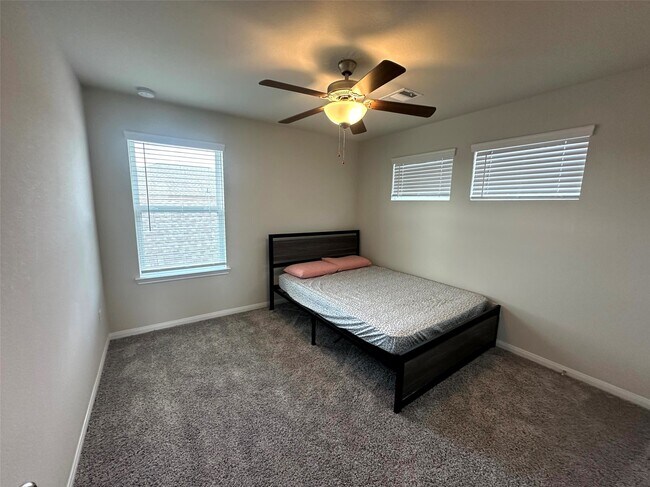 Building Photo - 7076 Silverleaf Oak St