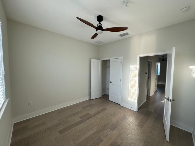 Building Photo - 140-833 Calla Terrace N