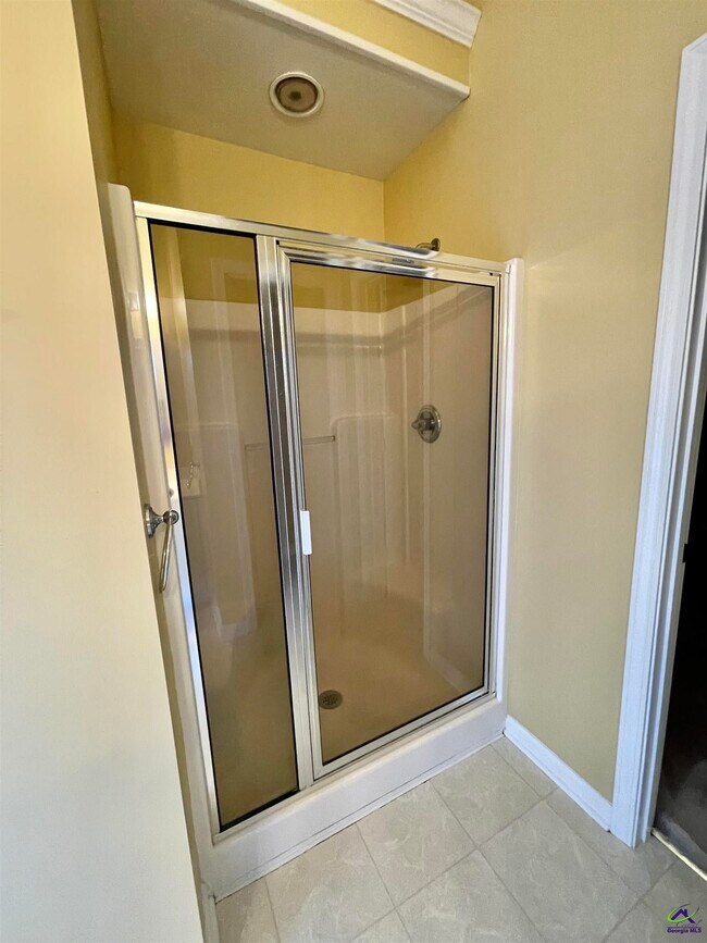 Building Photo - 103 Oros Point