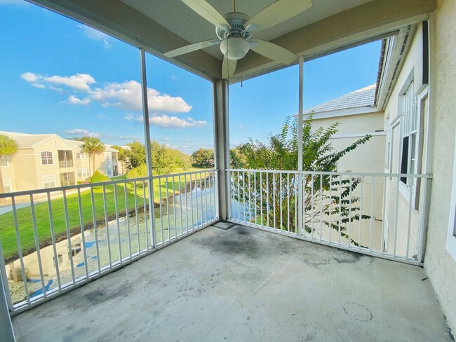 Building Photo - 3 BD / 2BA WATER VIEW CARRIAGE TOWNHOME