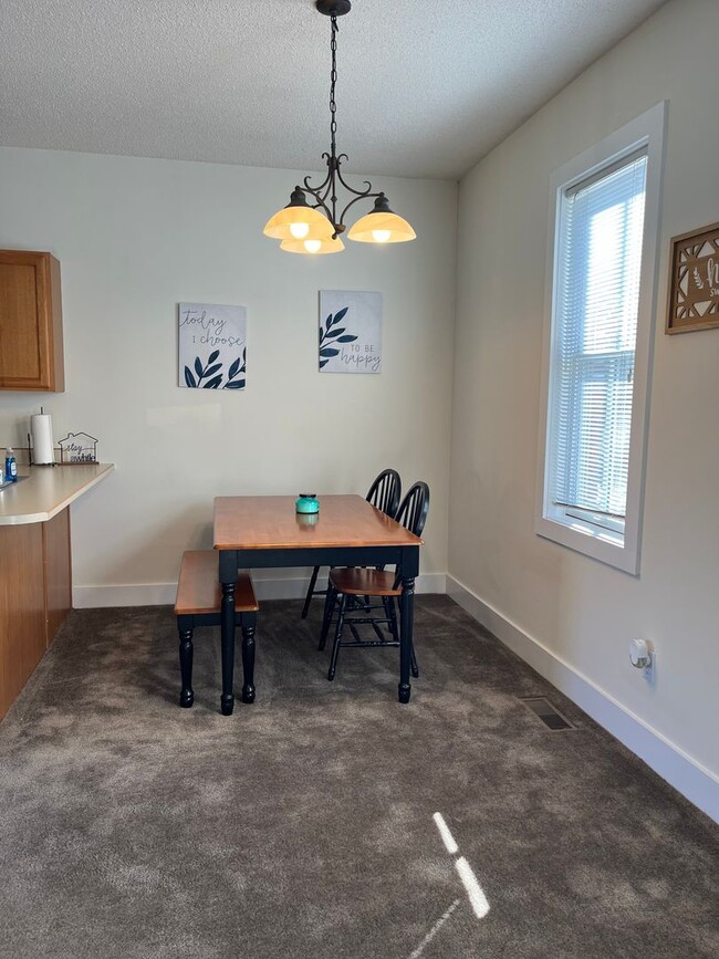 Building Photo - One bedroom, walking distance to Downtown!