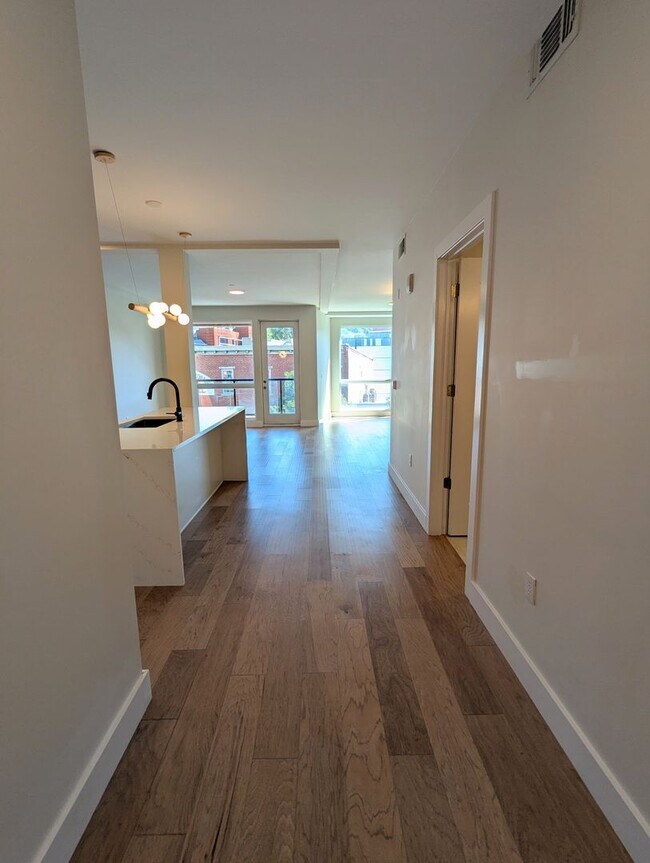 Building Photo - 2 Bedroom 2 Bathroom Condo at the Lawrence...