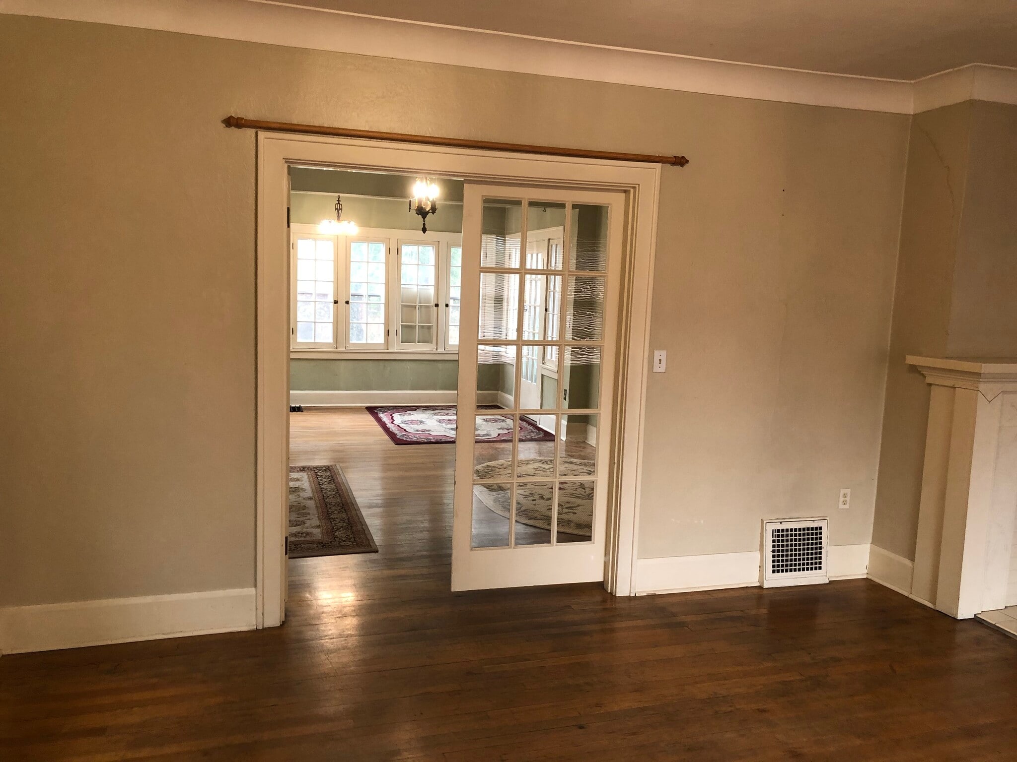 Building Photo - 207 S 16th Ave