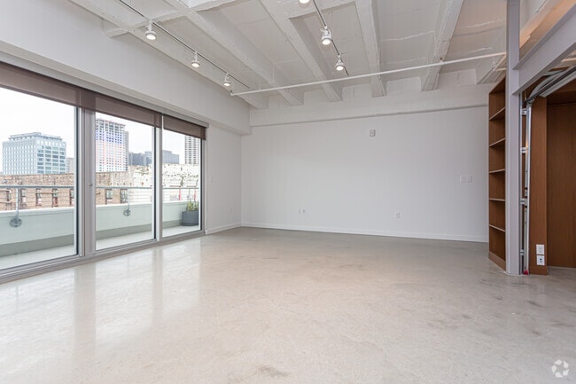 1 BR, 1 BA - 766 SF - The Garage