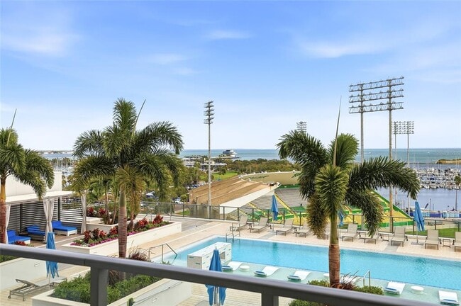 Building Photo - 301 1st St S