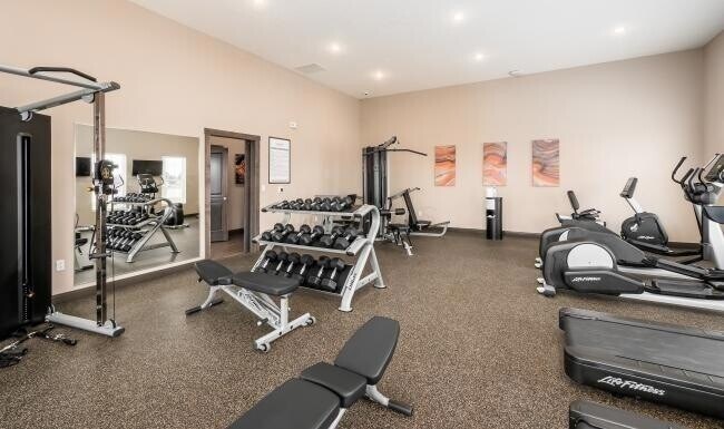 Building Photo - 5503 Hutchison St