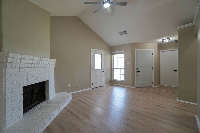 Building Photo - 508 Greenlawn Blvd