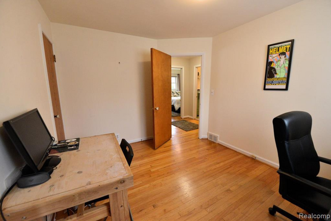 Bedroom 3 - 1930 Clifton Ave