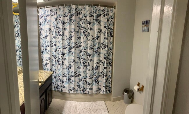 Building Photo - 1494 White Pine Dr