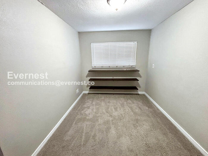 Building Photo - 1613 Depew St