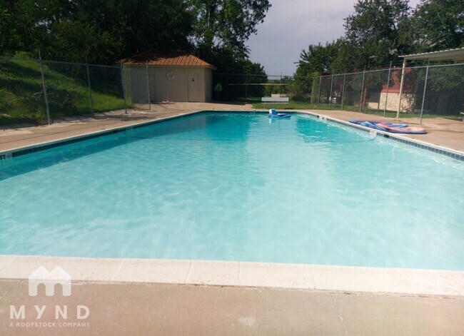 Building Photo - 5736 Lone Star Cir