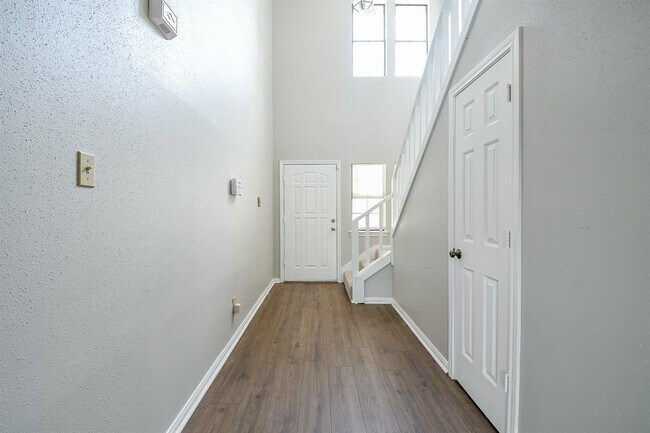 Building Photo - 3423 Berry Grove Dr