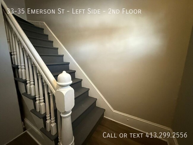 Building Photo - 33-35 Emerson St-Left Side - 2nd Floor