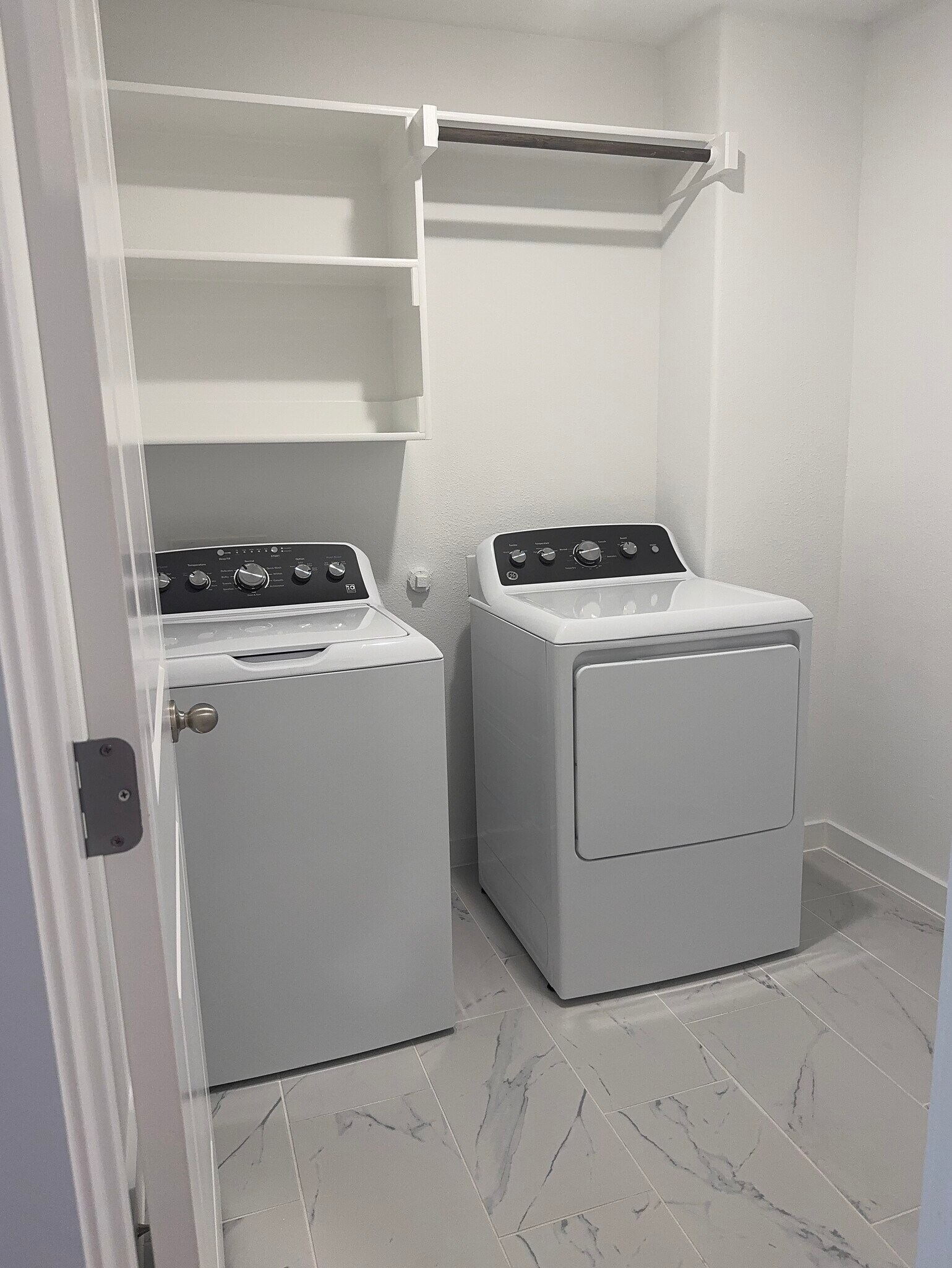 Building Photo - 1614 Red Acre Trl