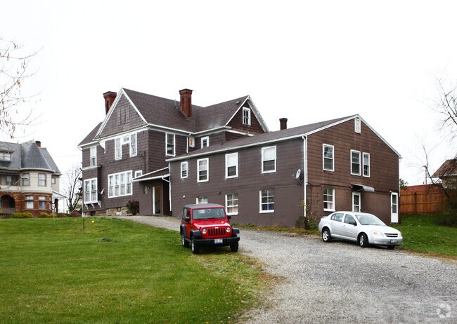 Building Photo - 25 S Gamble St