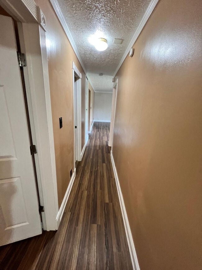 Building Photo - HOME IN PRP AREA