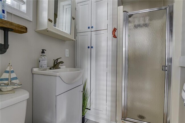 Building Photo - 20 Lane 2