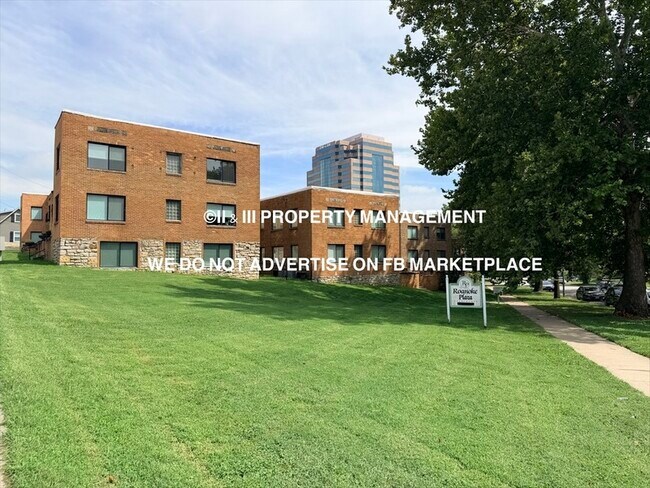Building Photo - 4509 Roanoke Pkwy