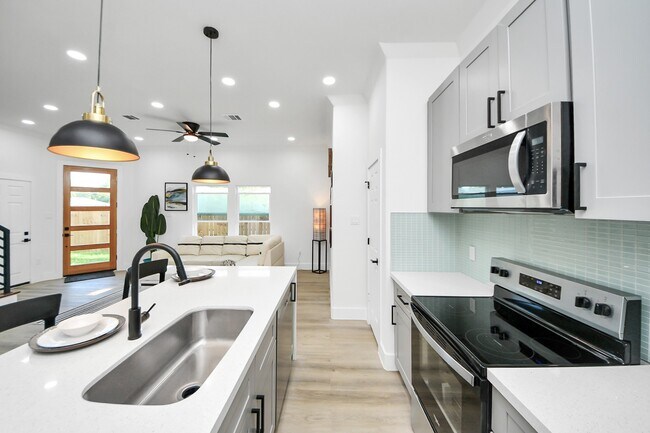 Building Photo - 9303 Jutland Rd