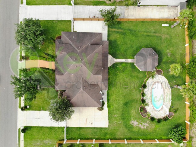 Building Photo - 4bed/3.5 w/pool Now Available! (Edinburg TX)